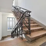 Apartment Black And White Close To Manufaktura By Renters Lodz