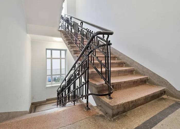 شقة Black And White Close To Manufaktura By Renters وودج